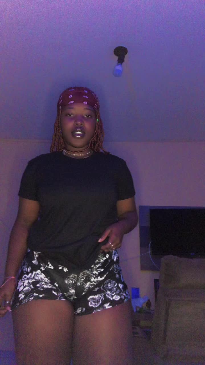 @Lilie 🧿✨🍑