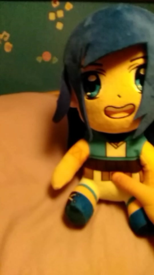 @Plushi_Eli