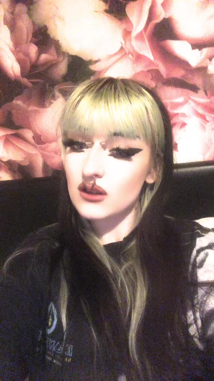 @𝔪𝔞𝔡𝔶𝔰𝔬𝔫