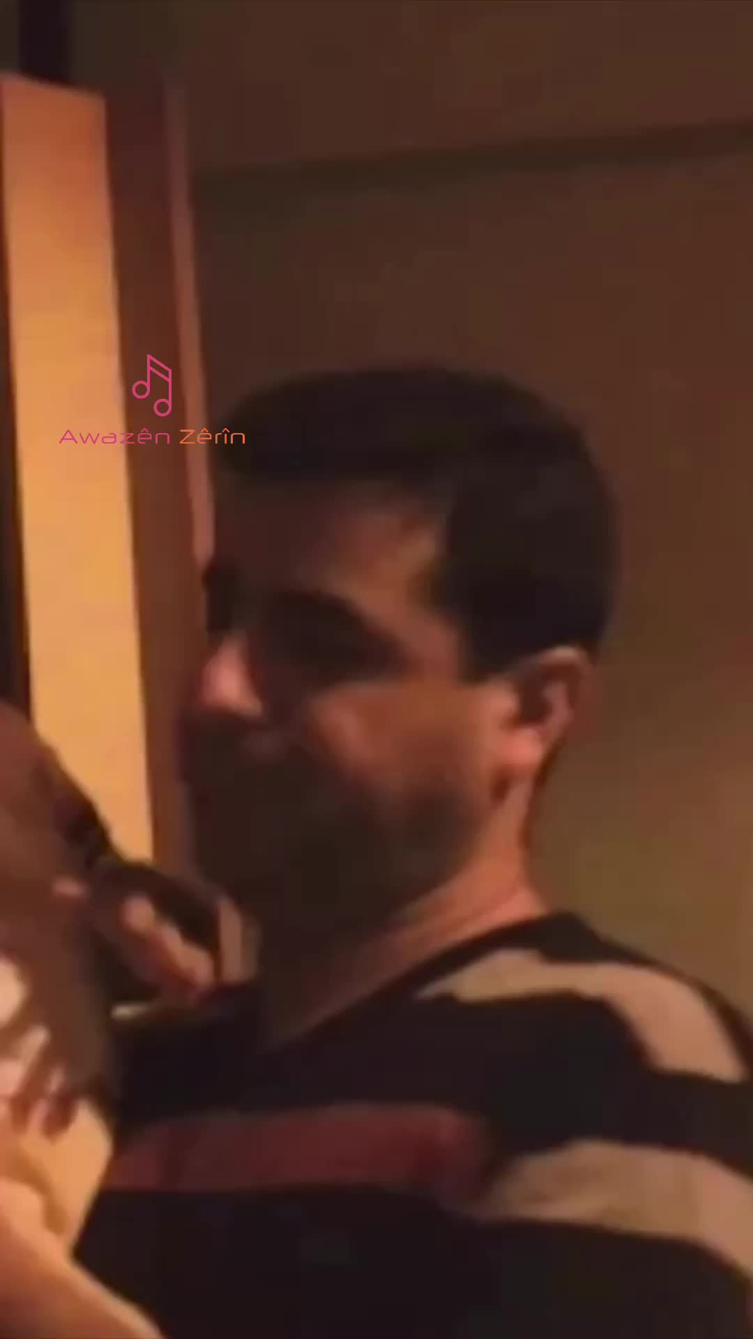 @Awaz&ecirc;n Z&ecirc;r&icirc;n