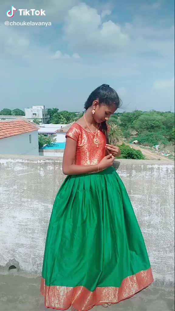 @vyshu😘😘