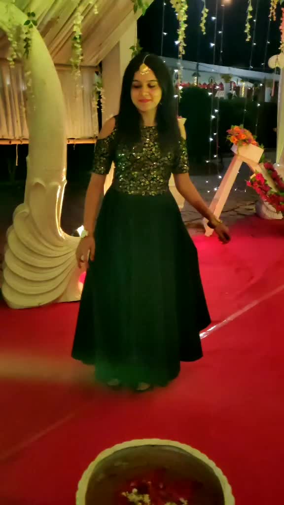 @Pinky Tekchandani💃