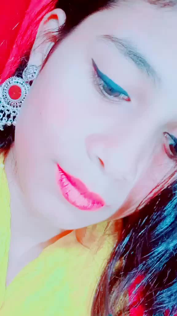 @bindaas girl😎