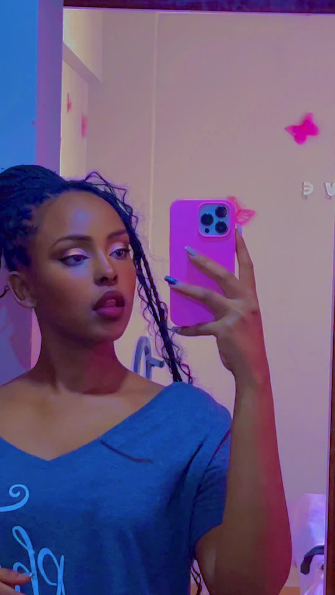 @Iamtonia