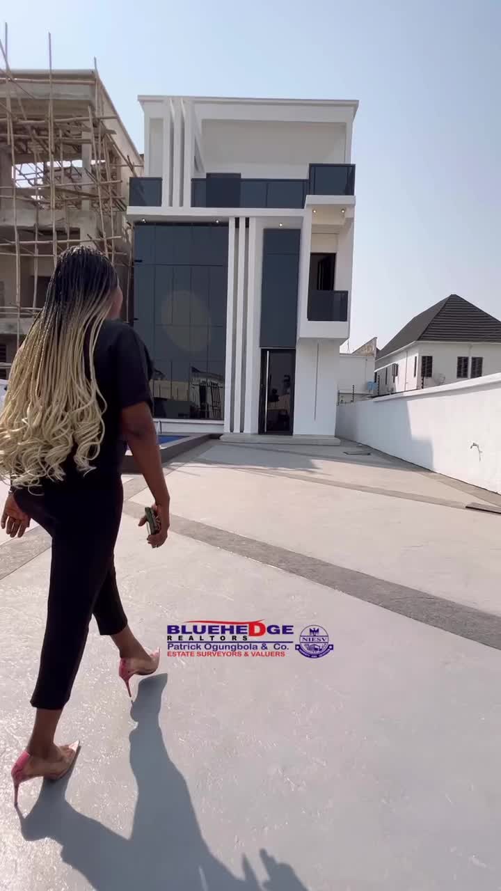 @BLUEHEDGE REALTORS