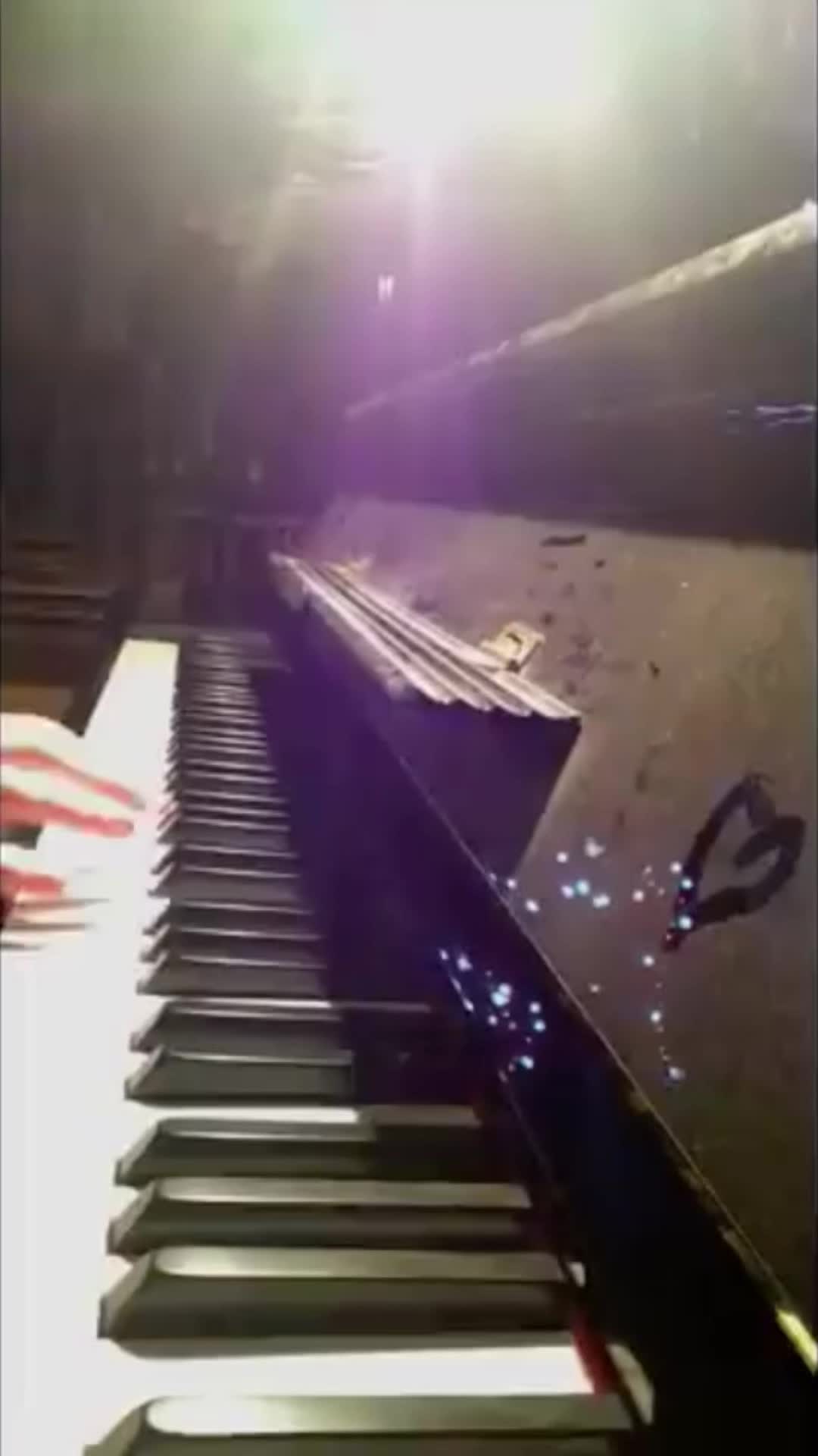 @twocanwin