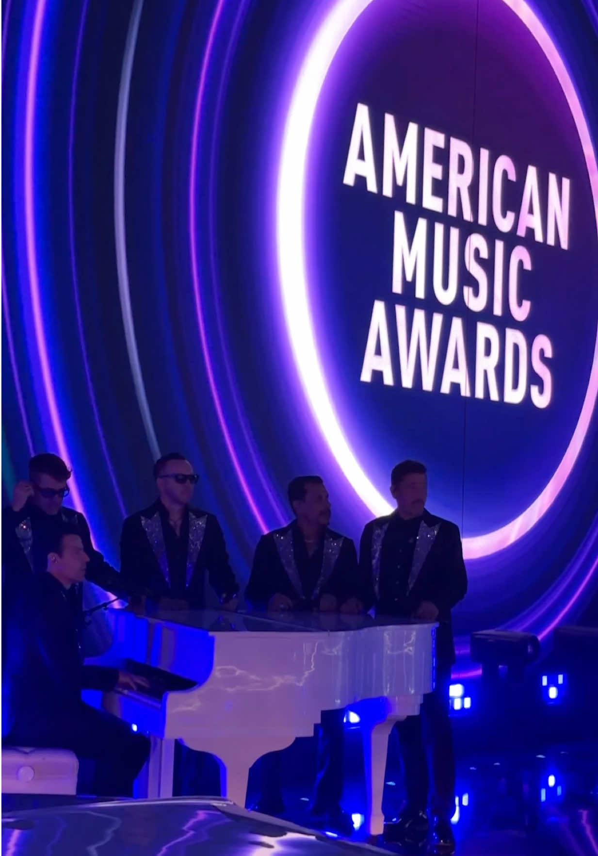 @New Kids on the Block