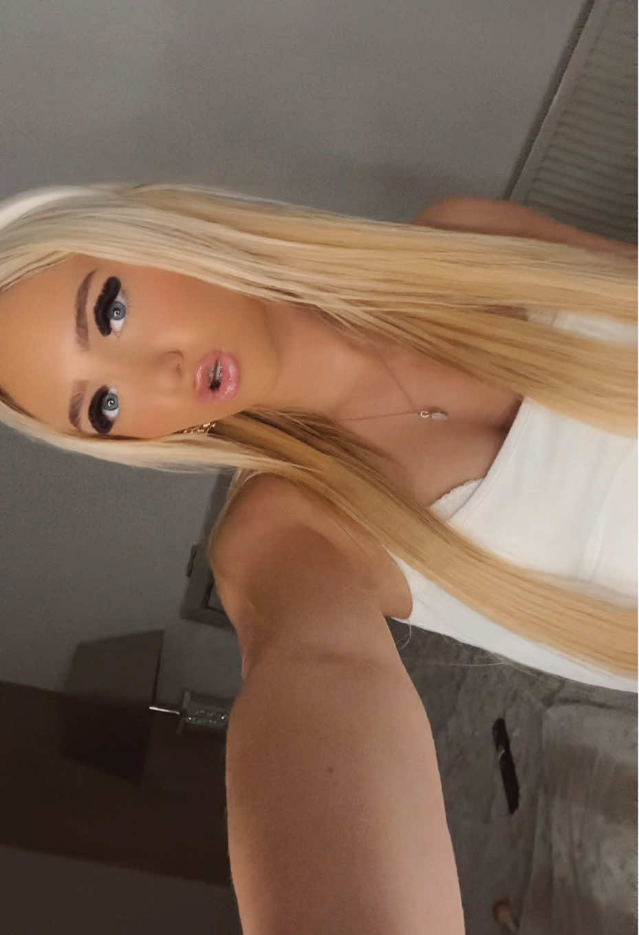 @LolaMaieRoberts