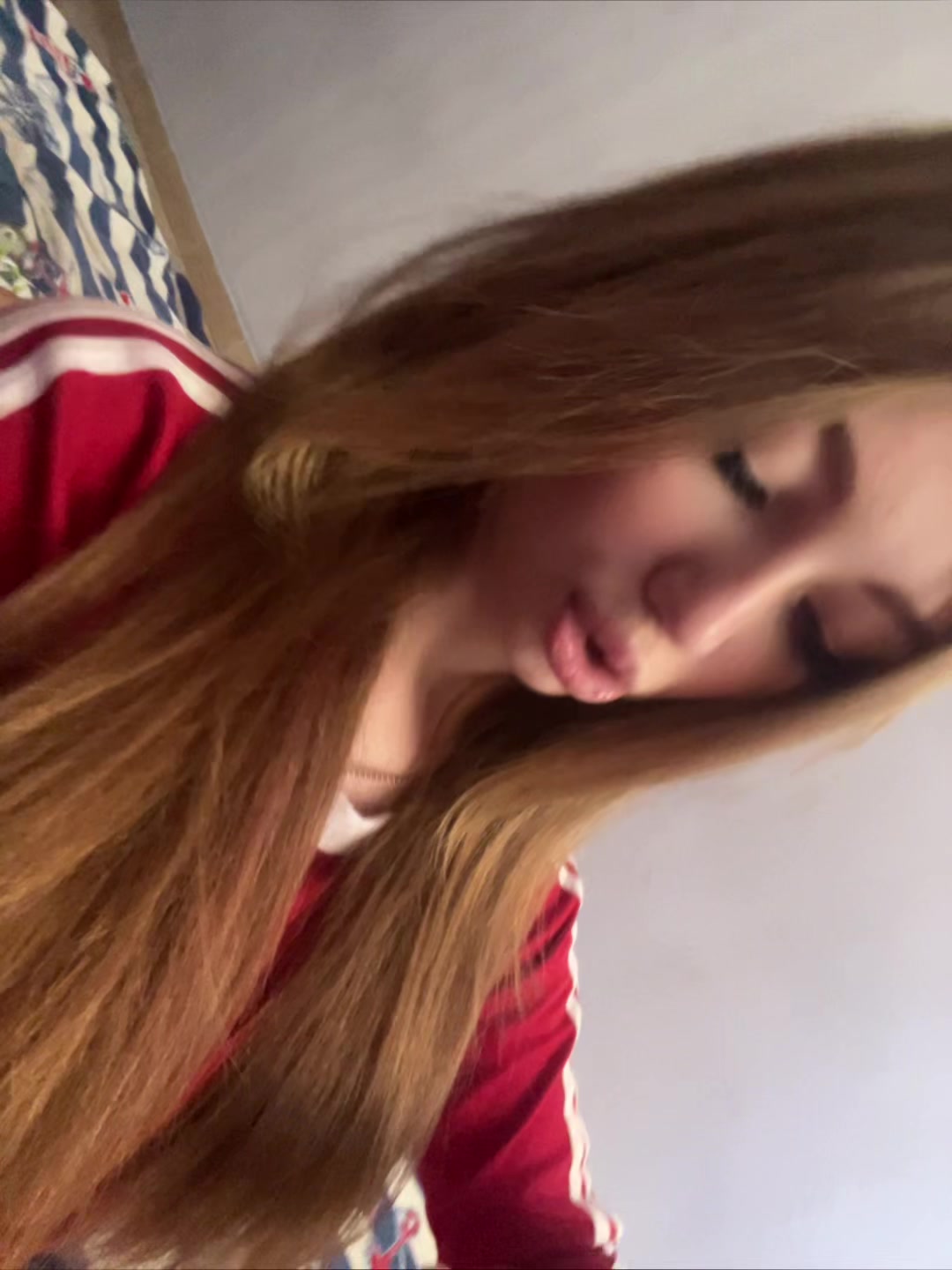 @Lika_2402