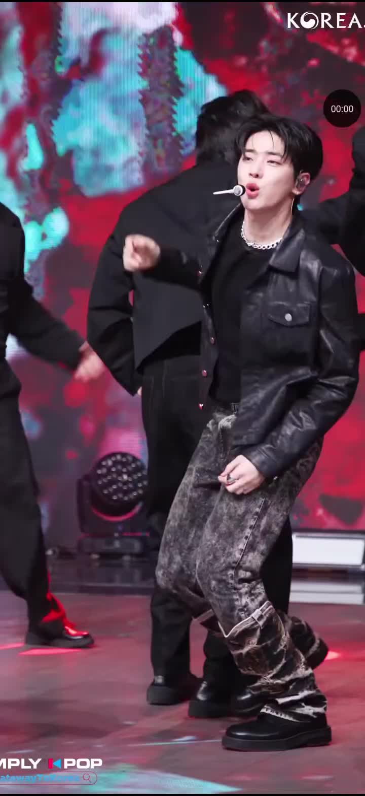 @Kpop Fancams🫧