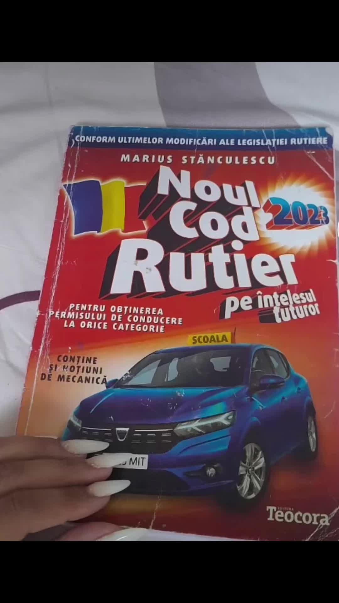 @Roxana🤍