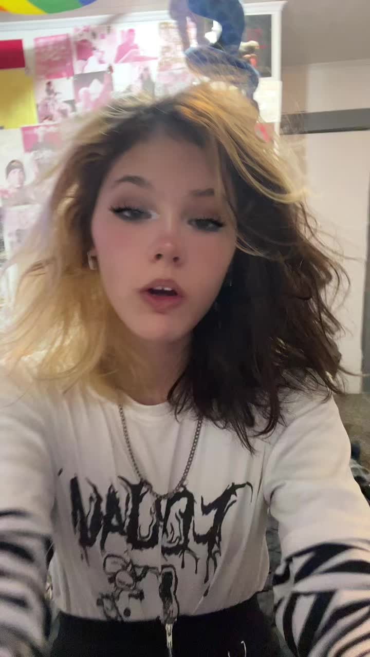 @🤡_Peek_A_Boo_🤡