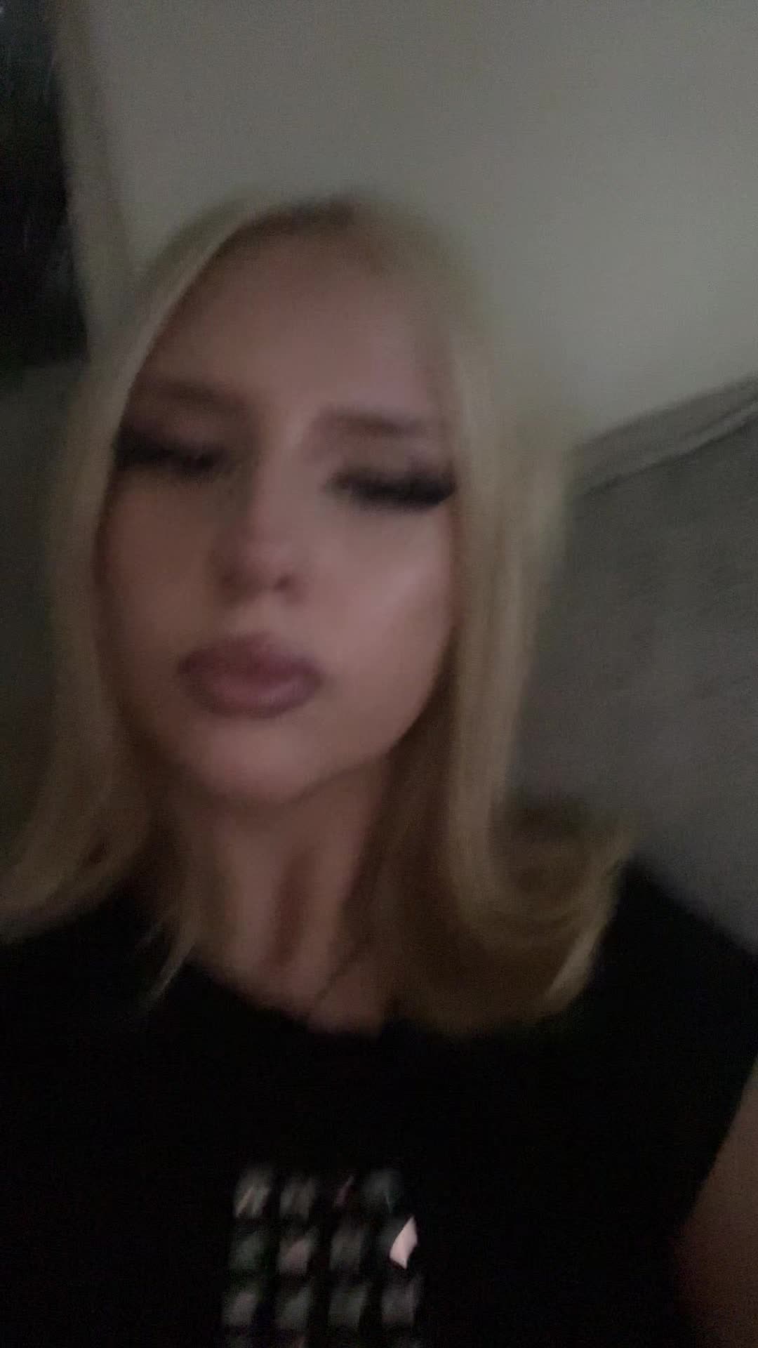 @️
