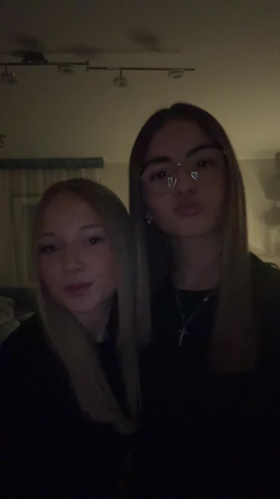 @𝐋𝐢𝐚𝐧𝐚