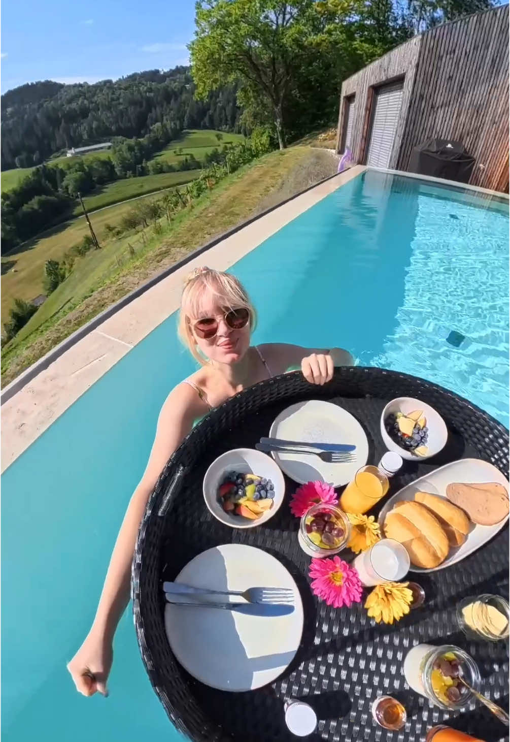 @ViktoriaSarina