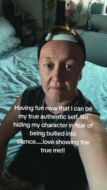 @Lauren 🏳️🌈