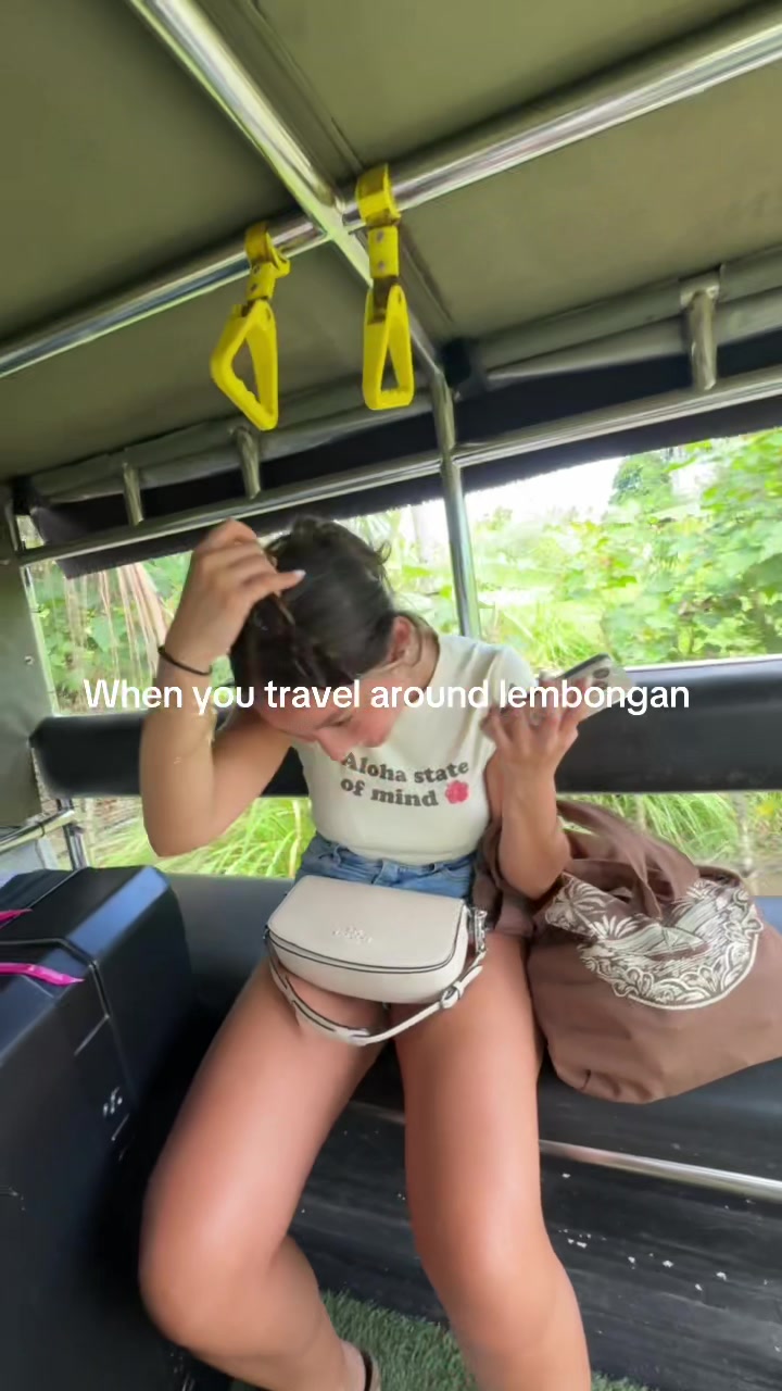 @Ellie 🦋 travel & lifestyle 📍