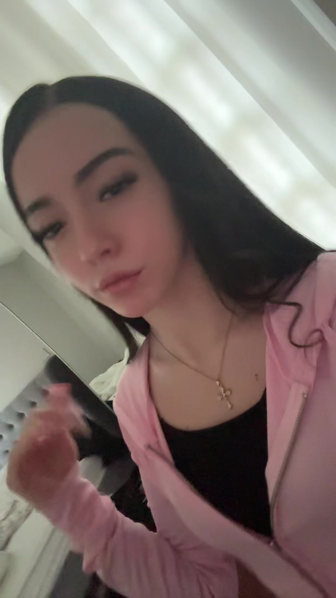@lari📲