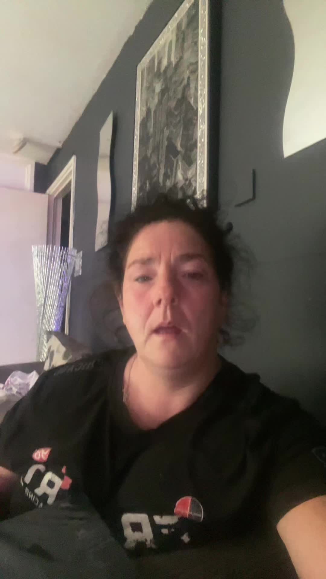 @xxx Lisa proud mother of 7 xx