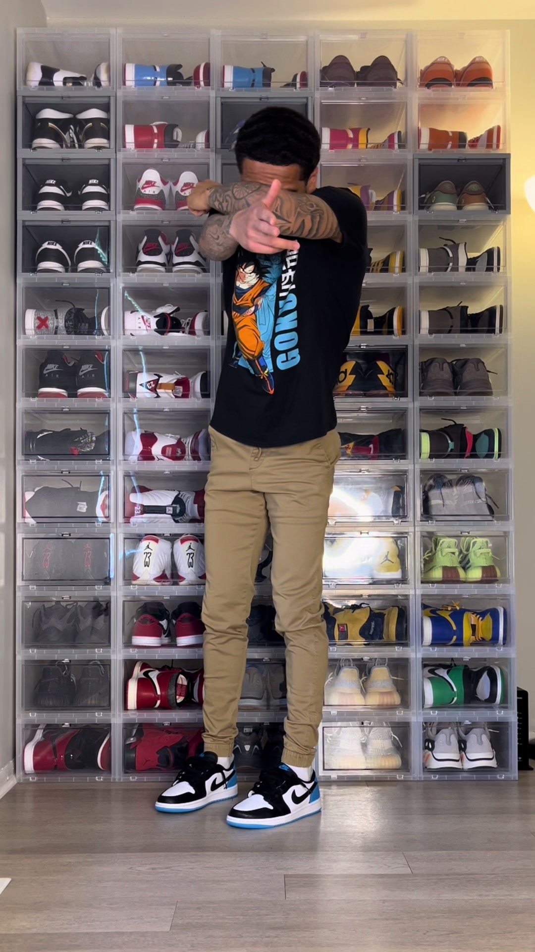 @MrSneakerWall