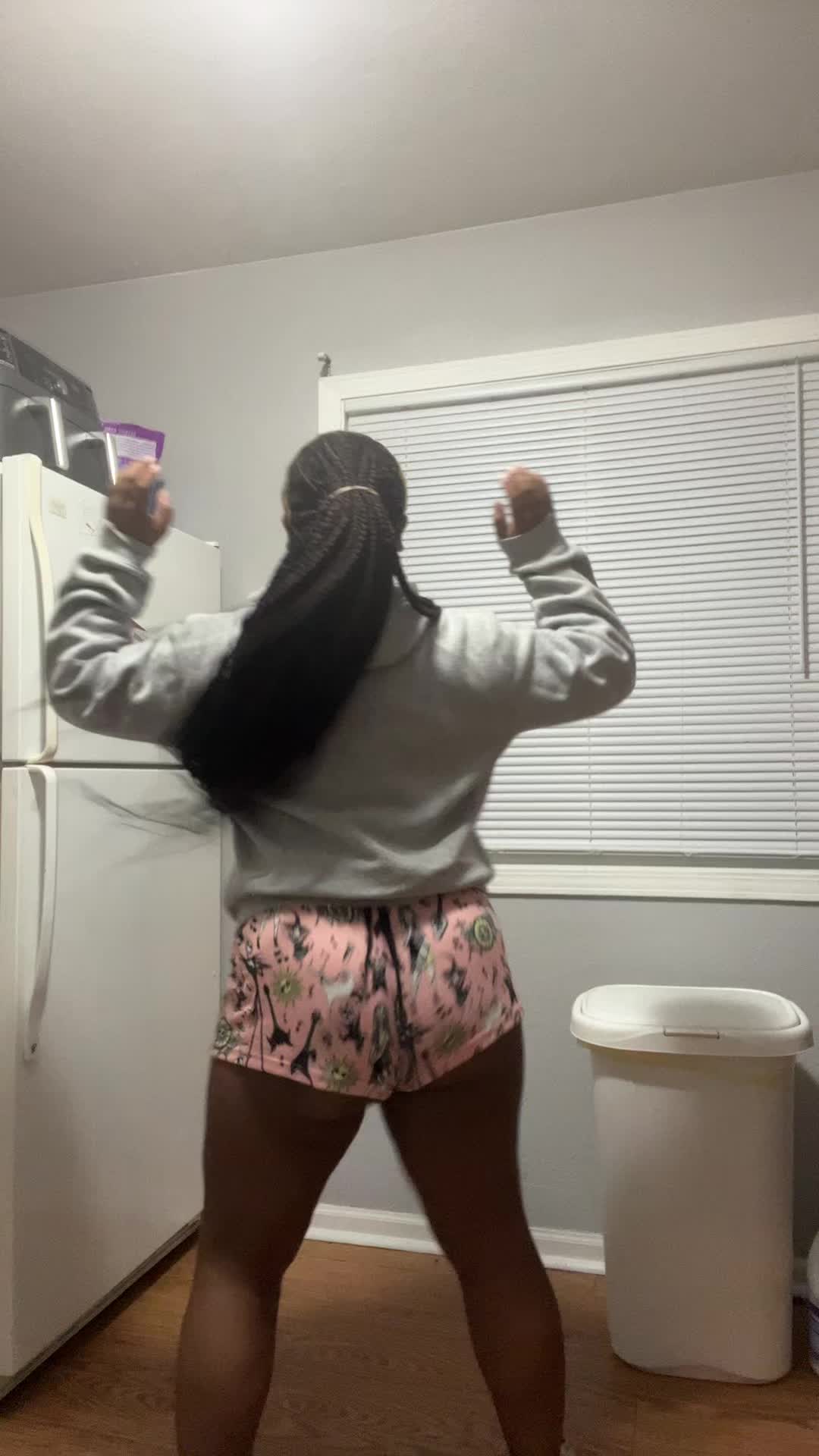 @Niyah_messling
