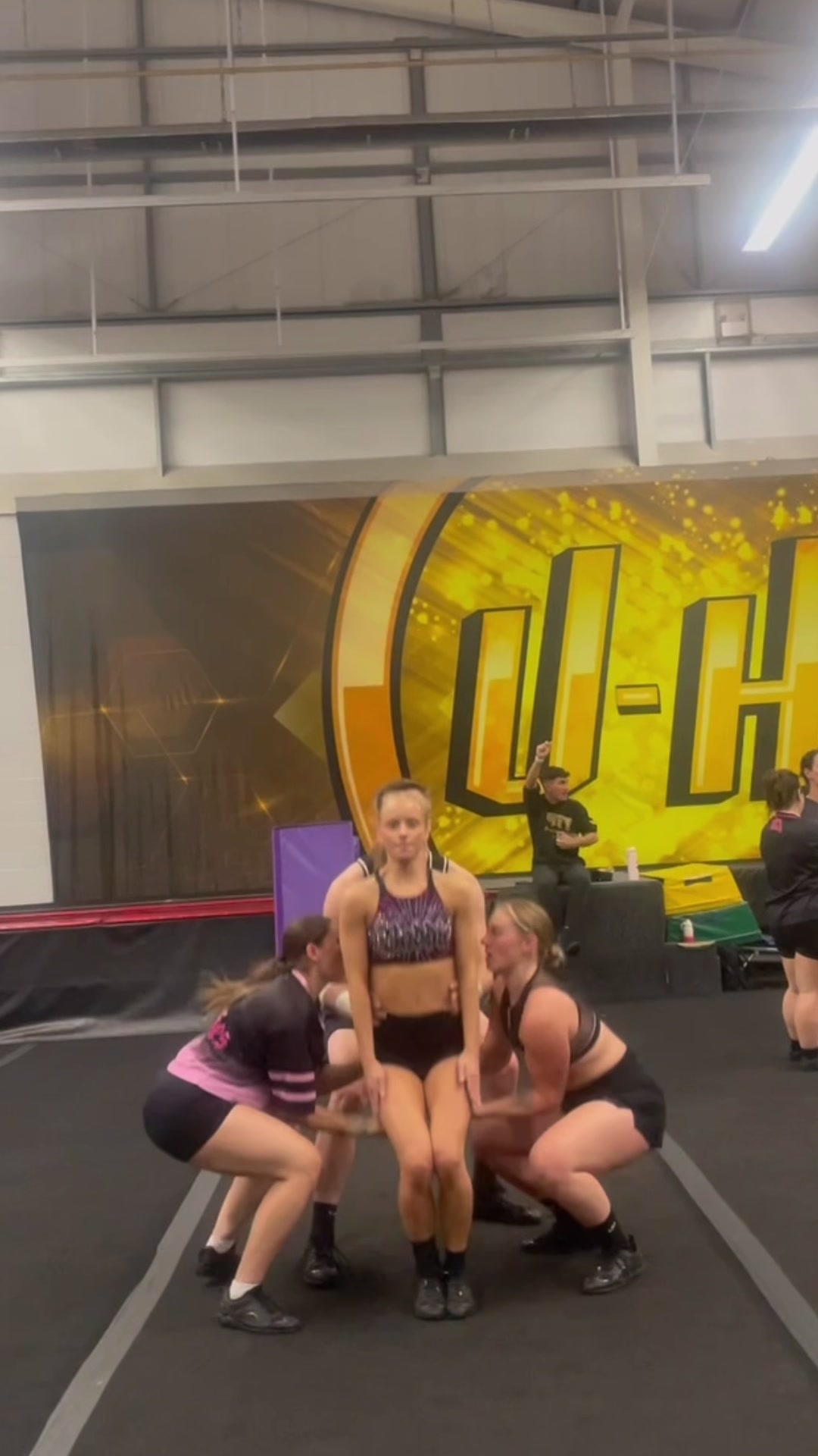 @Cheerleader_Liv