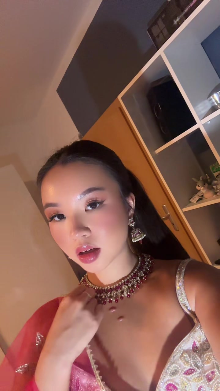 @linhngy_