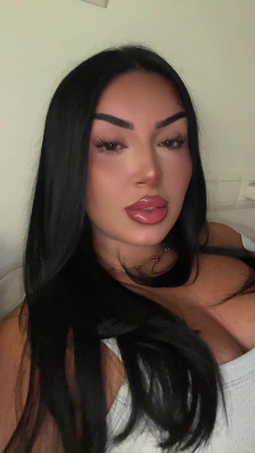 @sheilatrs