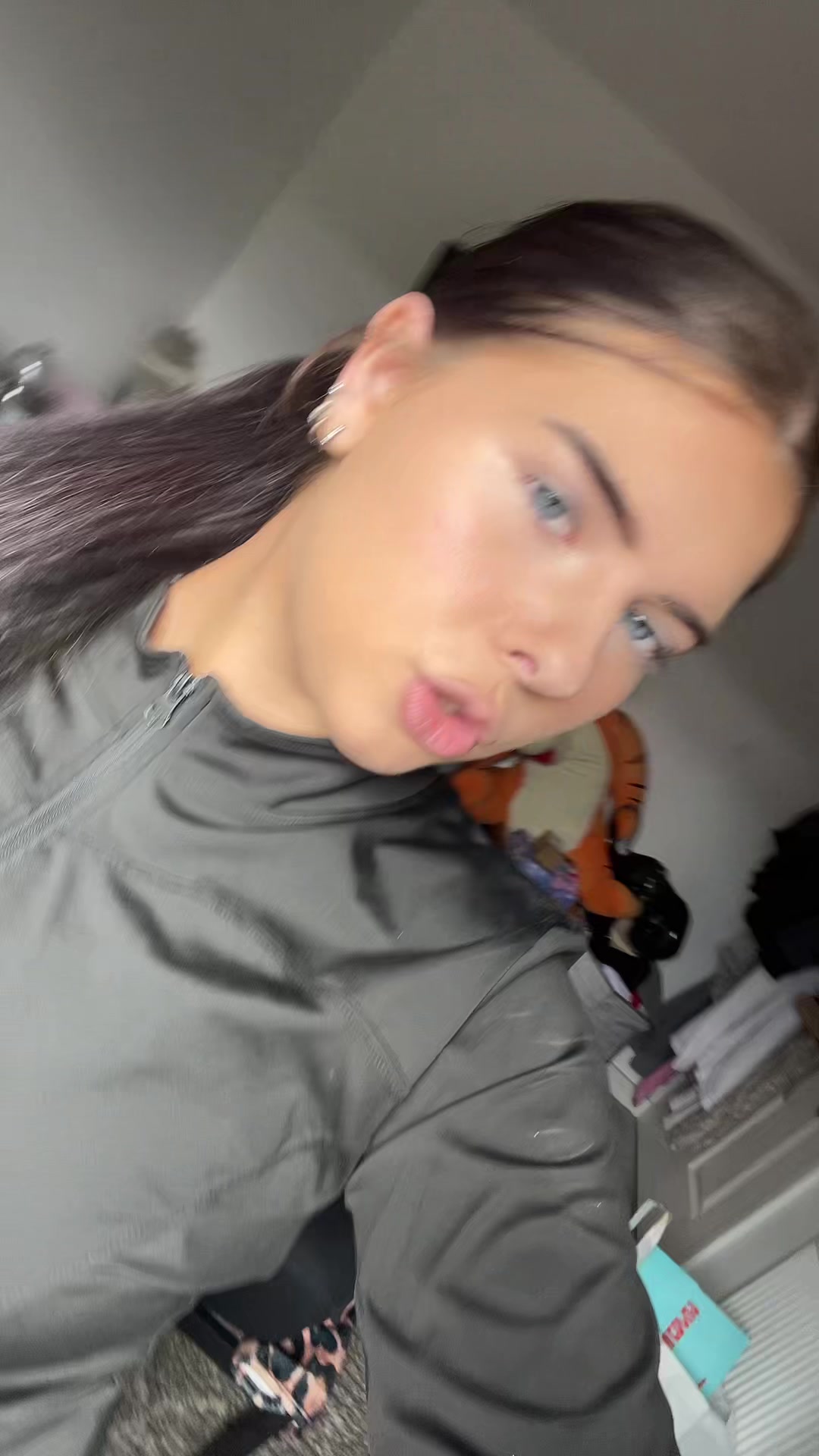 @𝒮 𝒸 𝒶 𝓇 𝓁 ℯ 𝓉 𝓉🇬🇧🐊🎸