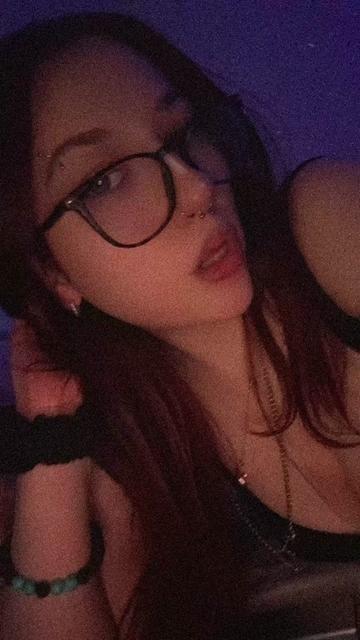 @Shev🍒