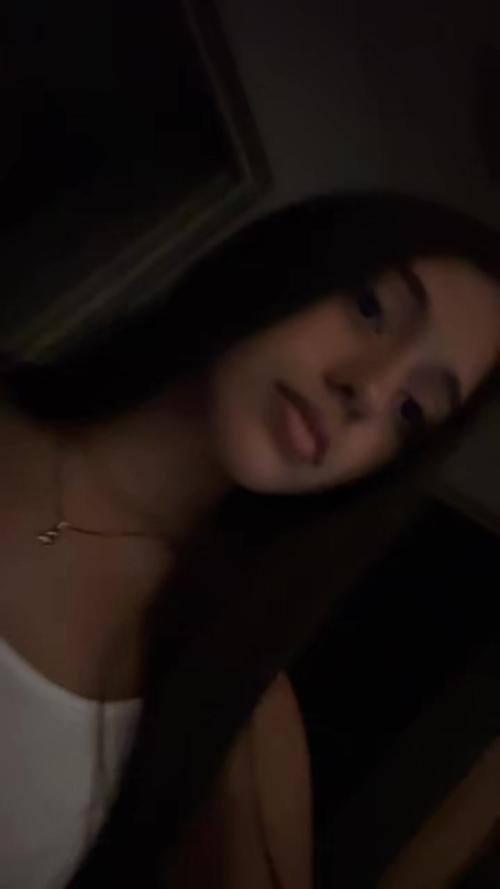 @🦦