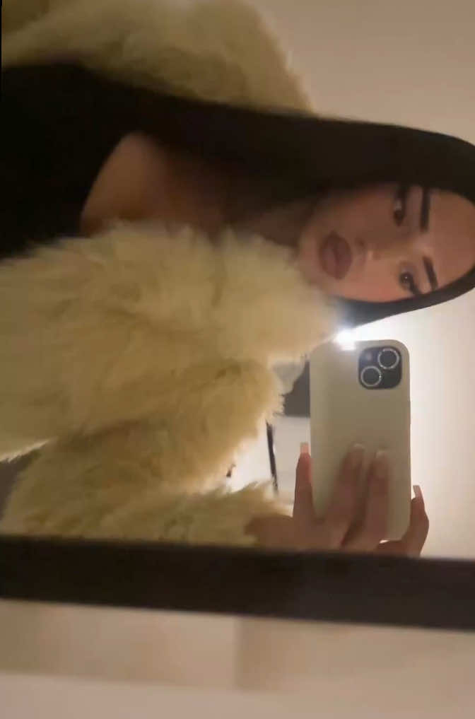 @𝑎𝑛𝑖𝑠𝑎
