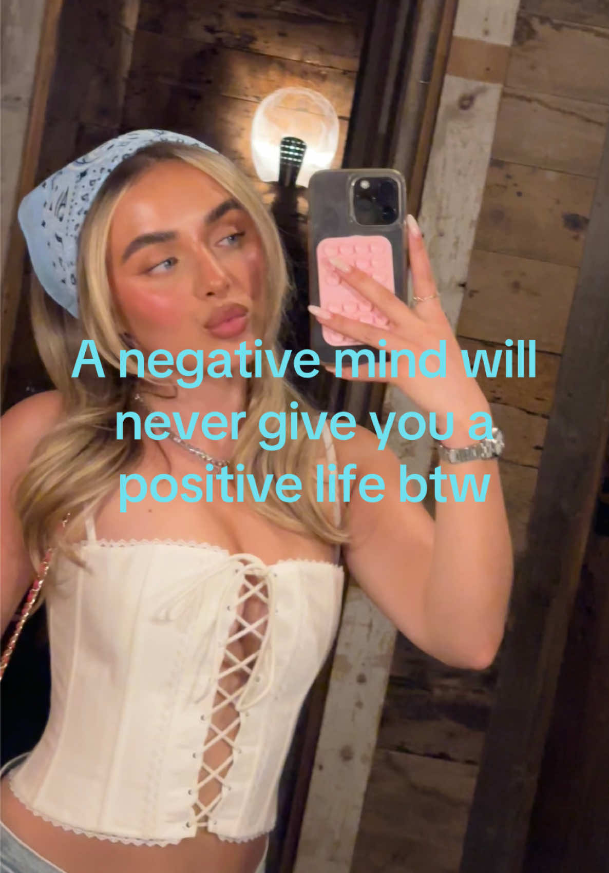 @Hollyburnellx