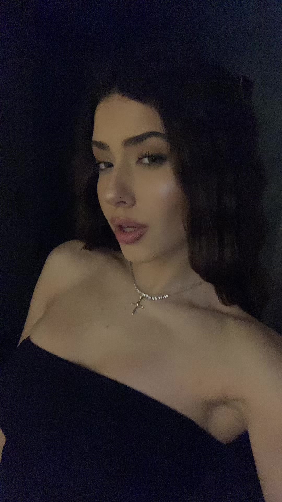 @👤