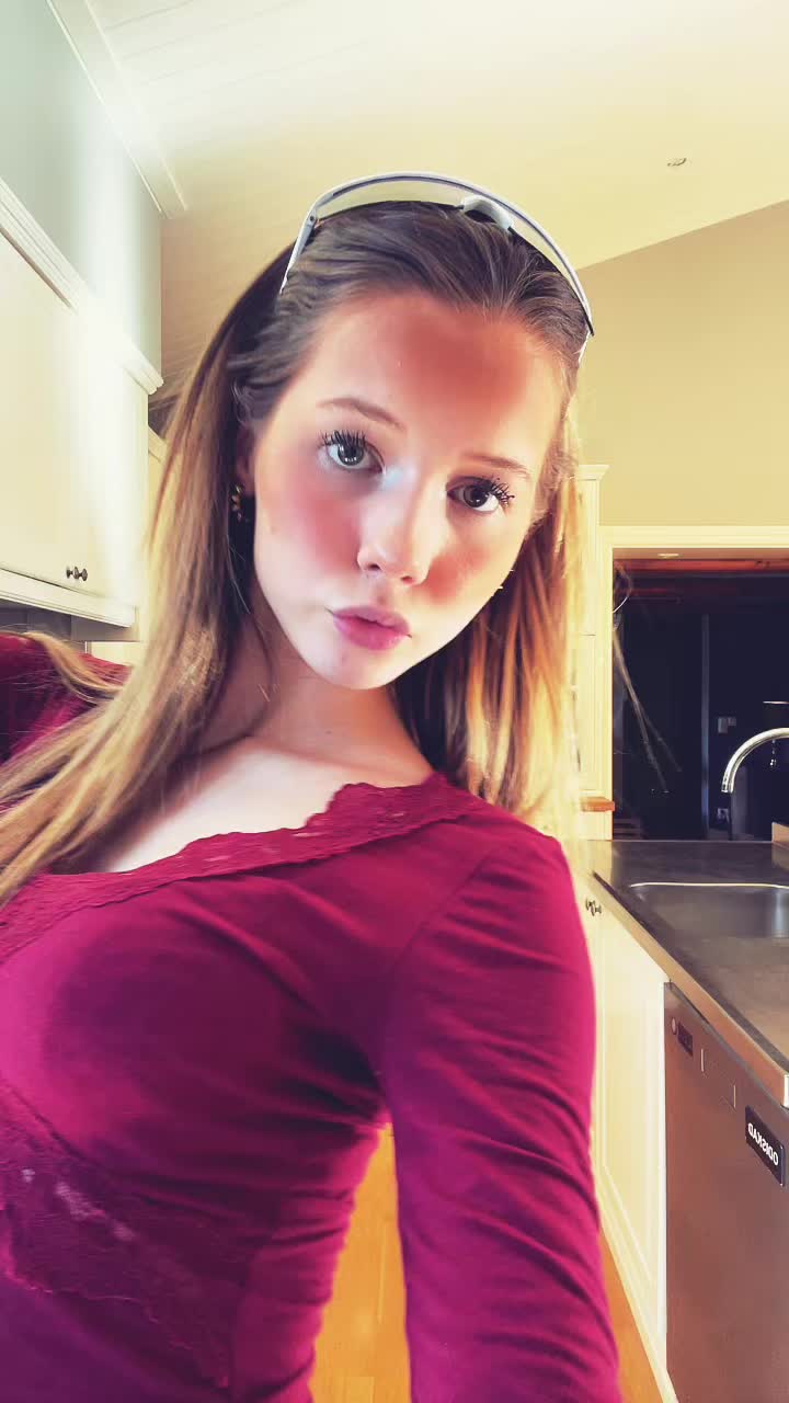 @𝒜𝓁𝒾𝒸ℯ🍸