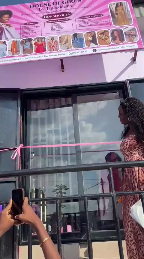 @Tineedeesse