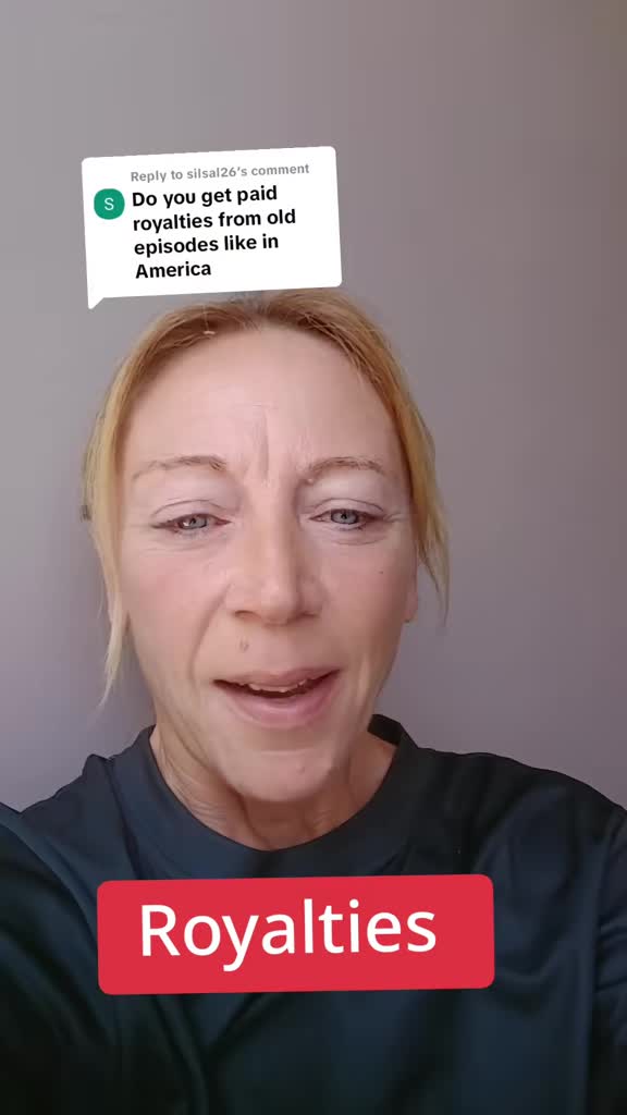 @Kelli Hollis Official