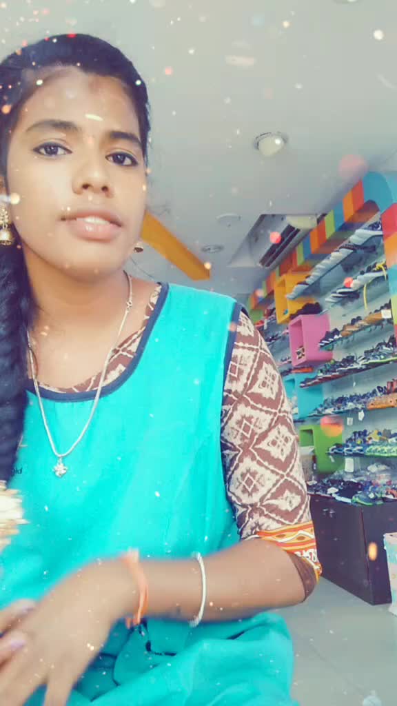 @Lovely aarthi😍