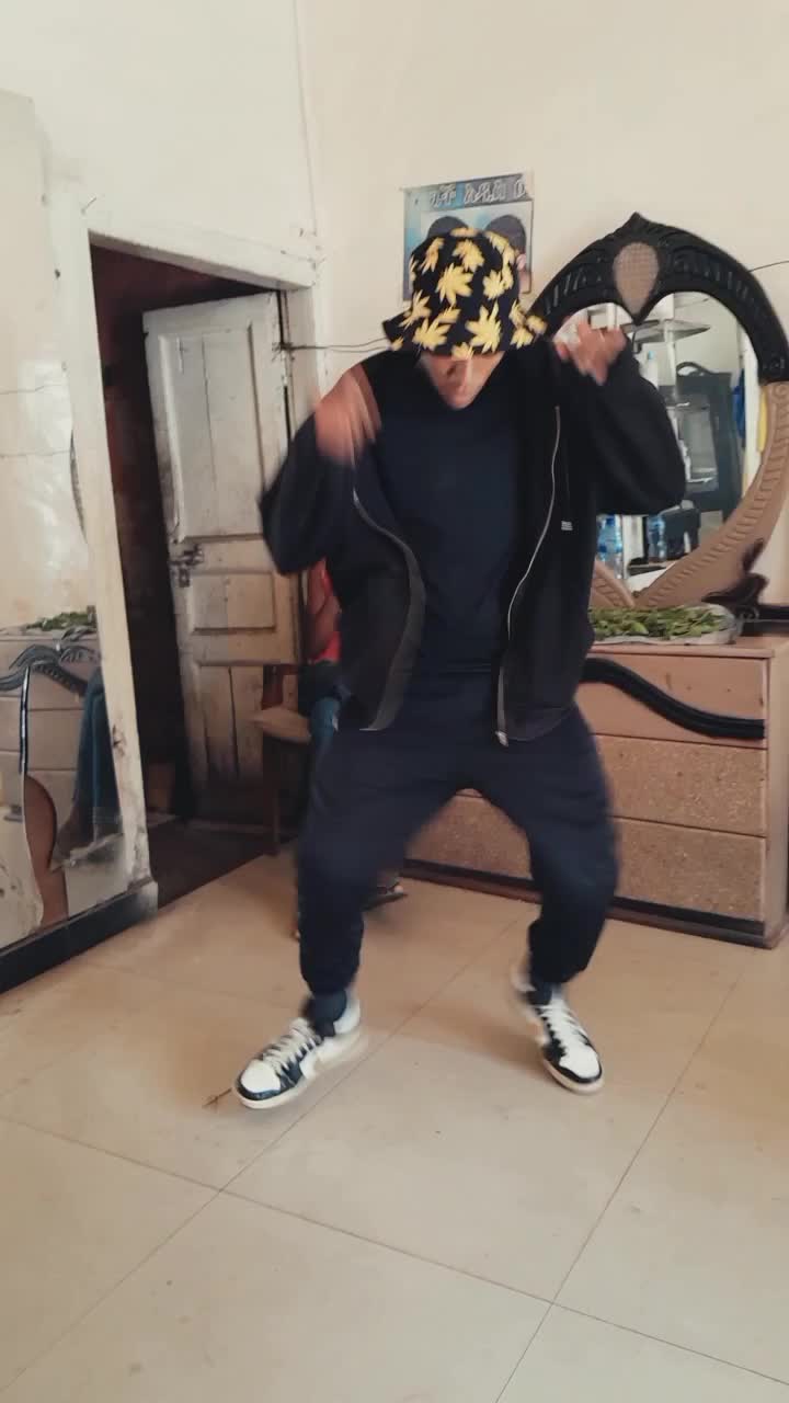 @LKY NB Dancer 🦇