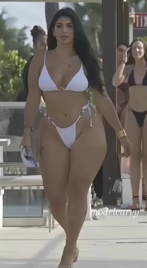 @modelcurvy