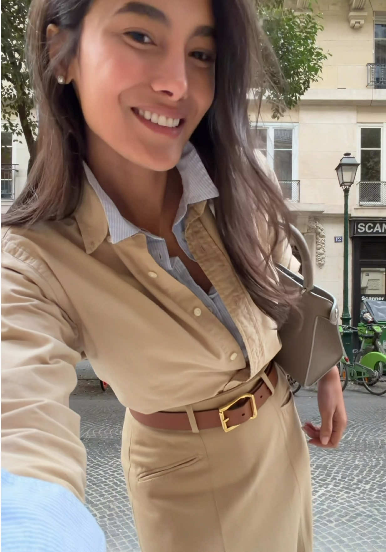 @atouchoflilly