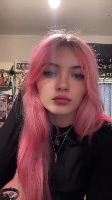 @𝕾𝖍𝖆𝖓𝖉𝖊𝖑𝖑𝖊🤍
