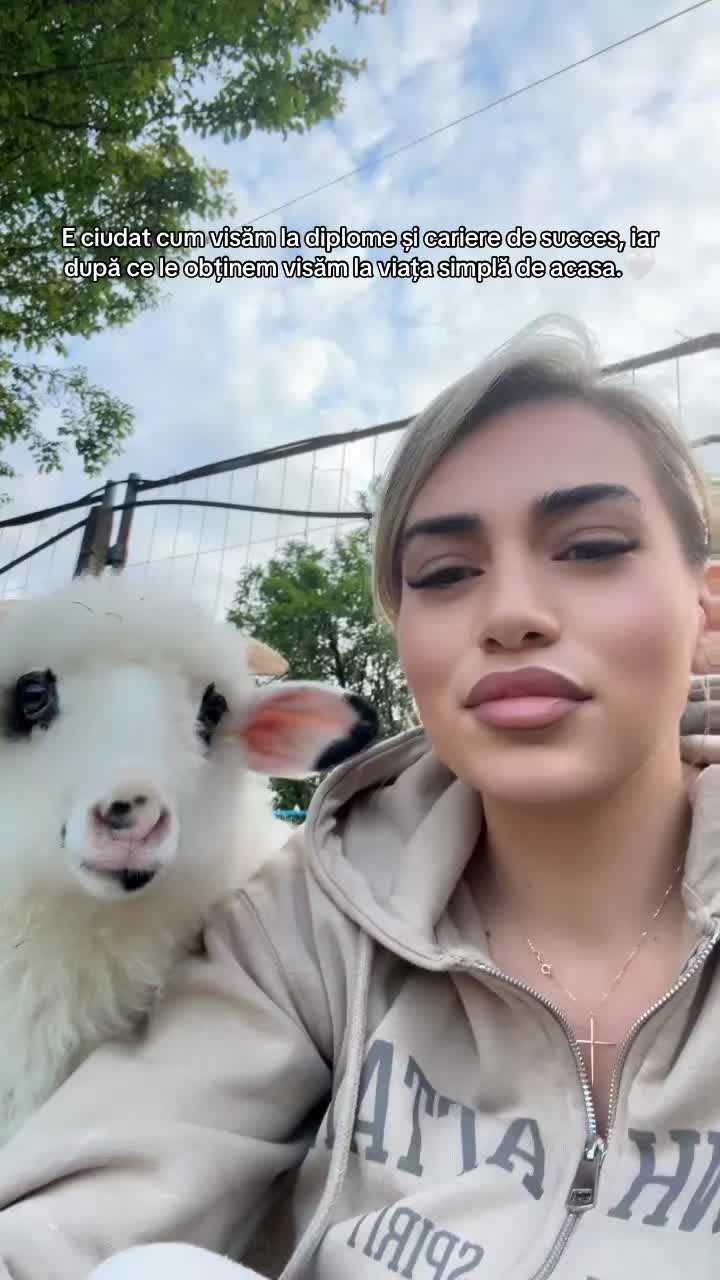 @Larisa Maria