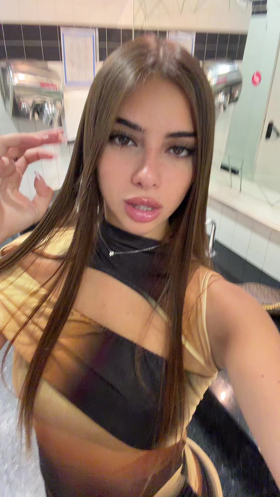 @laviniacamillo