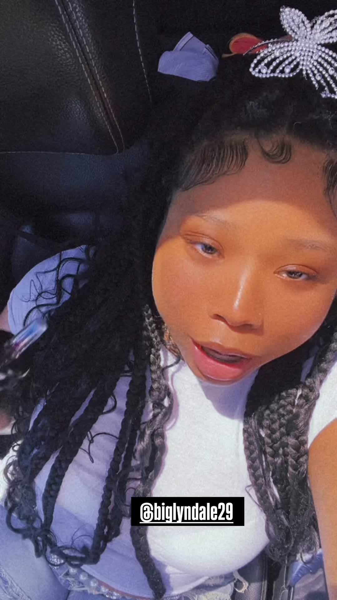 @Lexistrishawn