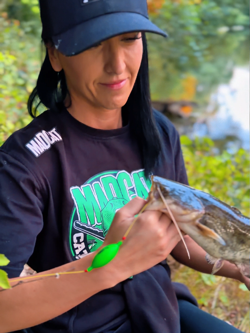 @Erika_fishing💚🖤
