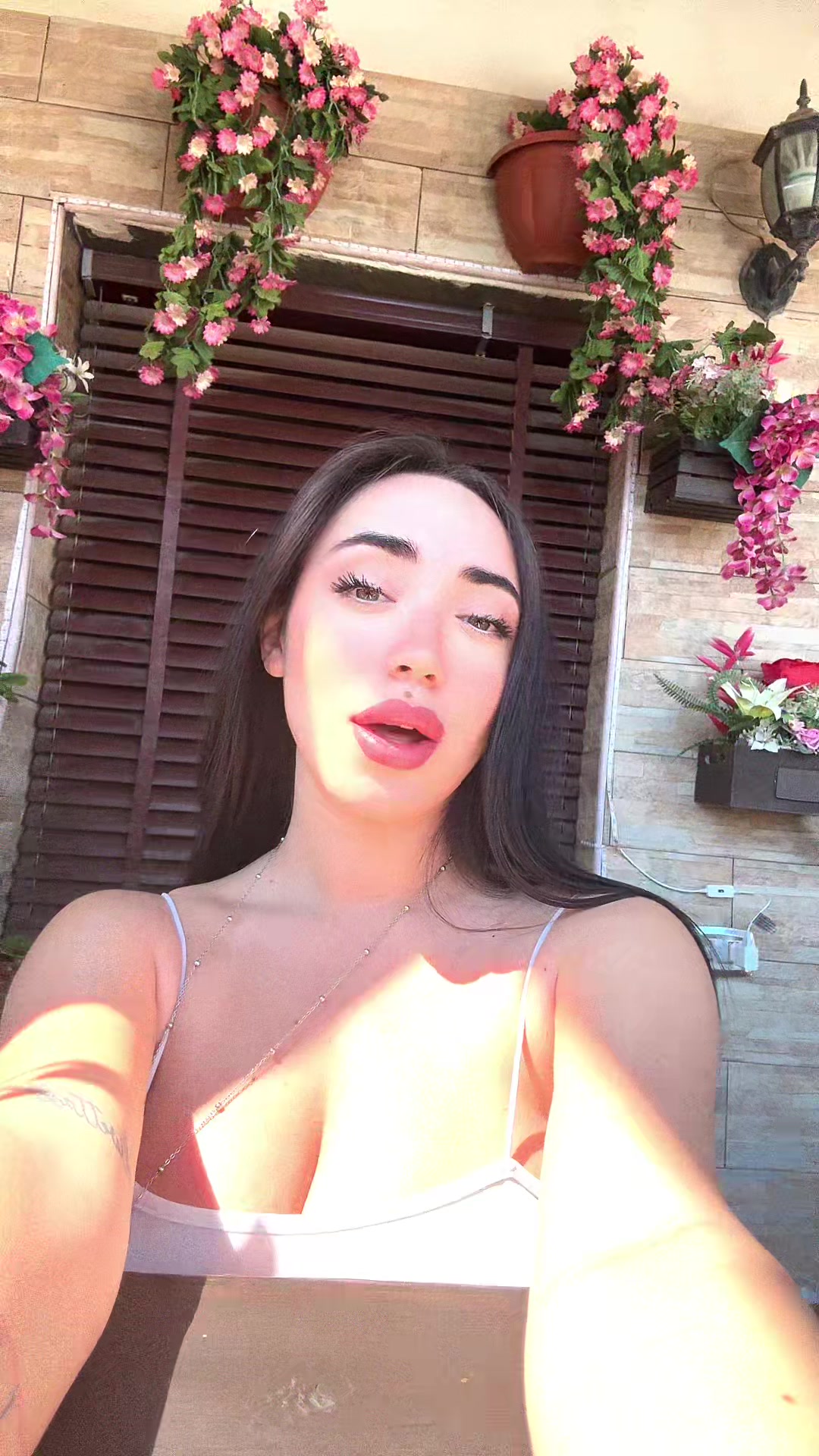 @𝓛𝓮𝓼𝓼𝔂🖤