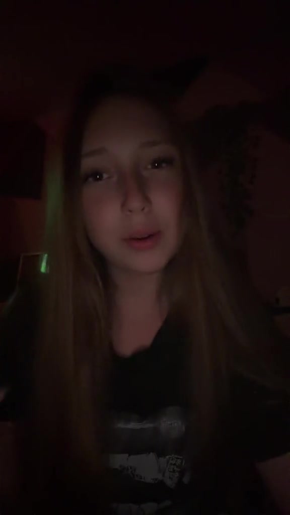 @NIKI💋