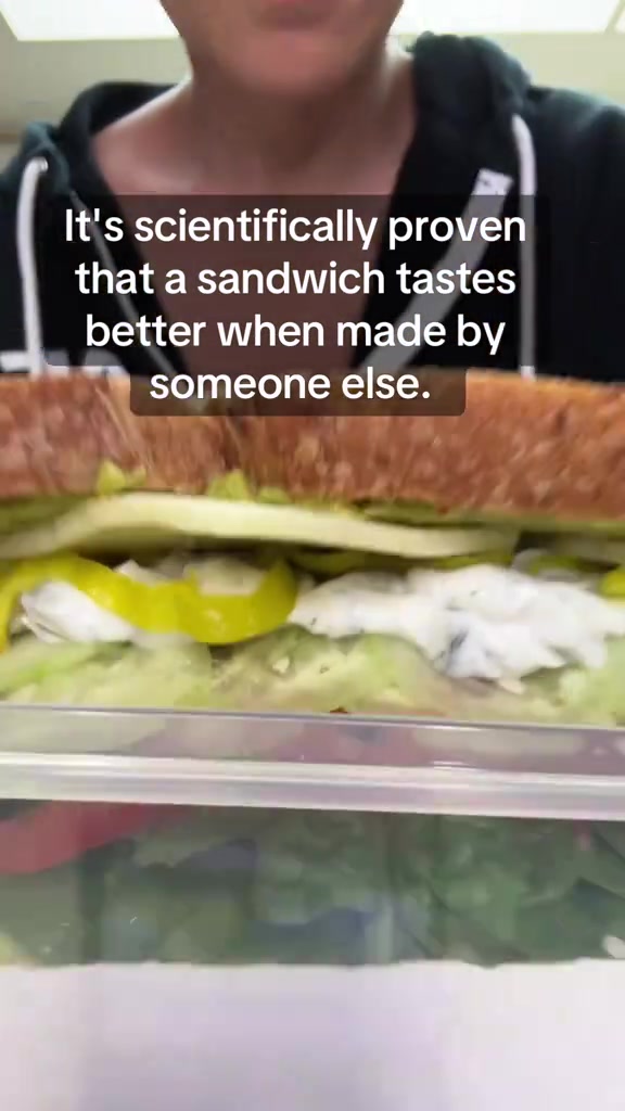 @Holly Ann'wich 🥪