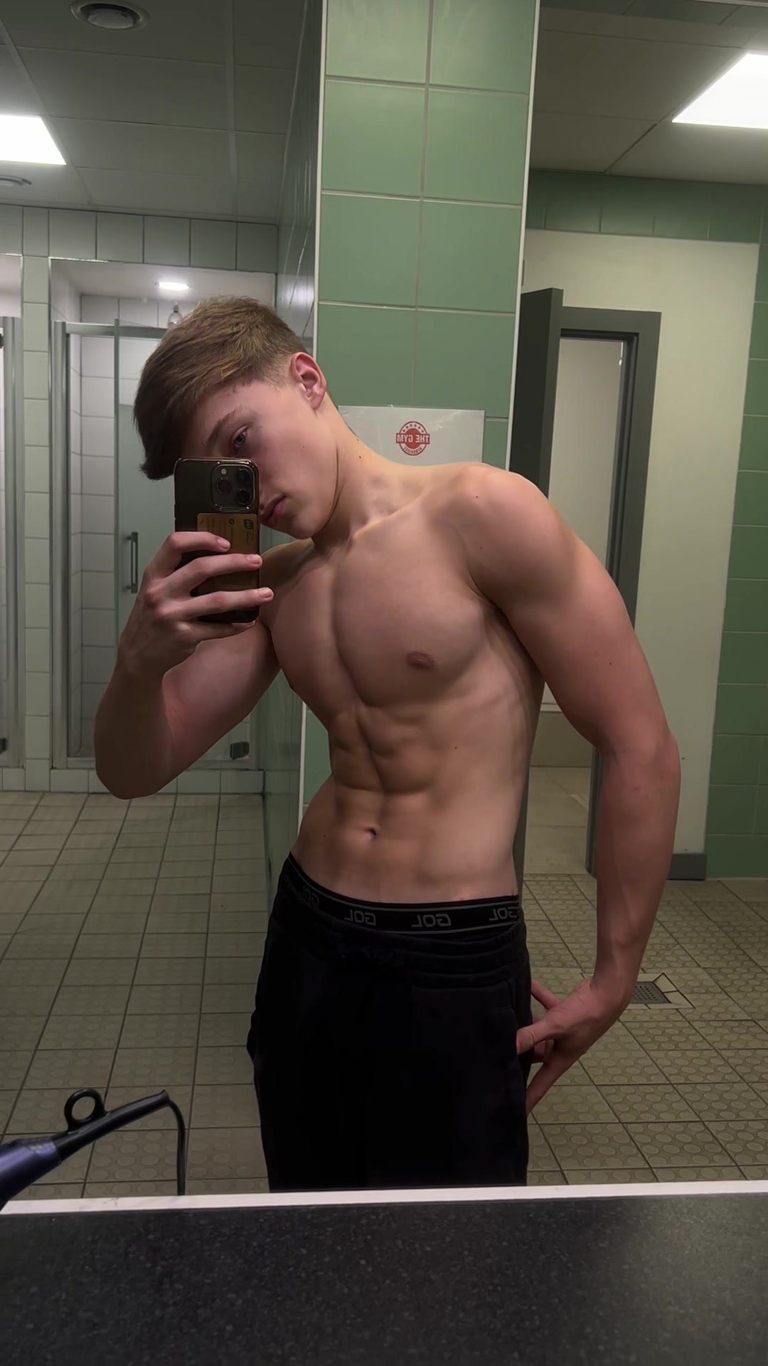 @maciekwypo